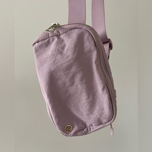 Luluemon Everywhere Belt Bag - Lilac